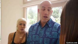 Big tits blonda paŝo patrino Luno Stelo ricevas anal fucked de ŝia nova koramiko Derrick Pierce tiam ligas ŝin goth teen Avi Amo kaj fucks kaj vaksas ŝin