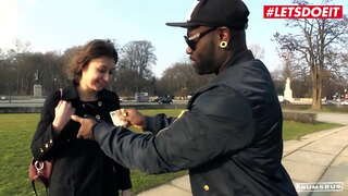 TRÓGEREK BUSZ - #Meggie Marika - Szexi Seggét Barna Hardcore Fúrt A Busz a Nagy Fekete Kakas