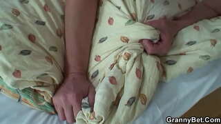 Wong wadon lawas seduced wong enom