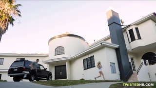 ���ံုးေရည်းစားနေစဉ်မေလူတန်းစားအတွက်? ငွားမည့္!