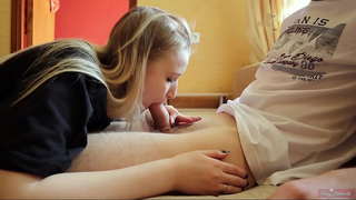 La hermana roba el dinero de sus padres y su hermano, que había castigarla! / Parte 1