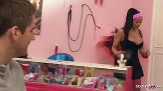 ́� 가슴과 좋은 엉덩이 Latina 청소년 속을 거친 작업체