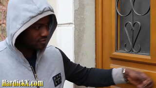 Kenza ಬಾಯಿಯಿಂದ ಜುಂಬು, ಬಾಯಿಯಿಂದ ಜುಂಬು, ತನ್ನ ಮಾಜಿ