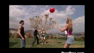 Solnedgang Ungdoms Lek Og Drenering Baller