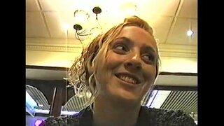 ���ือสมัครเล่นแน่นอโน้มน้าวให้แฟลชไดบนรถไฟ