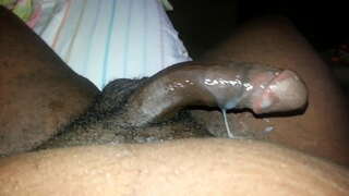 Suso ng isang kulay ng nuwes