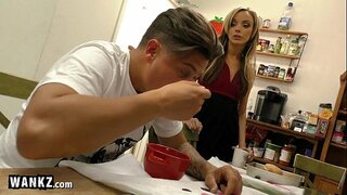 WANKZ - ਇਕੱਲਾ Fucks ਉਸ ਨੂੰ ਅਸਲ ਵਿੱਚ ਤਾਜ਼ਾ ਕਦਮ ਮੰਮੀ!