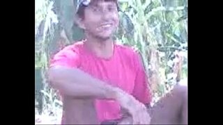 Amic companys mostrant dick durant el treball trencar