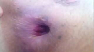 Provanta meti ĝin en la azeno, ekster