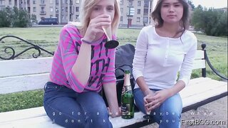 FirstBGG.com - Джейн Фокс Және Белла Донна - Үшеуі Барлық Табиғи Қыздар