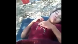 Village de l&#039;adolescence en plein air rempli