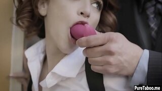 Сумасшедший парень удовлетворил аналом миниатюрную девушку