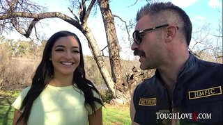 Cilik brunette ayu bajingan dening amba jago kaping pirang-pirang