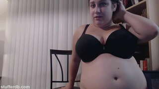 Chubby rapaza adora sobremesas