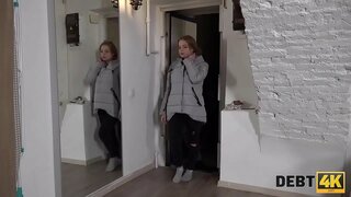 DEBT4k. בעיבי קען נישט באַצאָלן די חוב פֿאַר גרויס טיץ אַזוי זאַמלער איז געווען שווער שווער