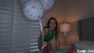 ���ረጃ-የሚሰጡዋቸውን አዳዲስ ግምገማዎች Pussy ጋር ወንድም በግራ ለ-ቀን