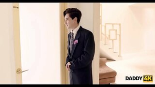 DADDY4K. Потрясающая сцена секс эски папы жана анын сонун өткөрөт