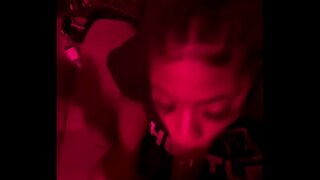 Негритянский Урод сливает мою Би-би-си в задней комнате студии